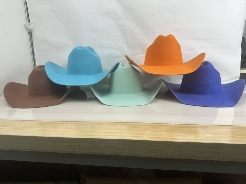 100 cowboy hats fur felt + shipping 350 $