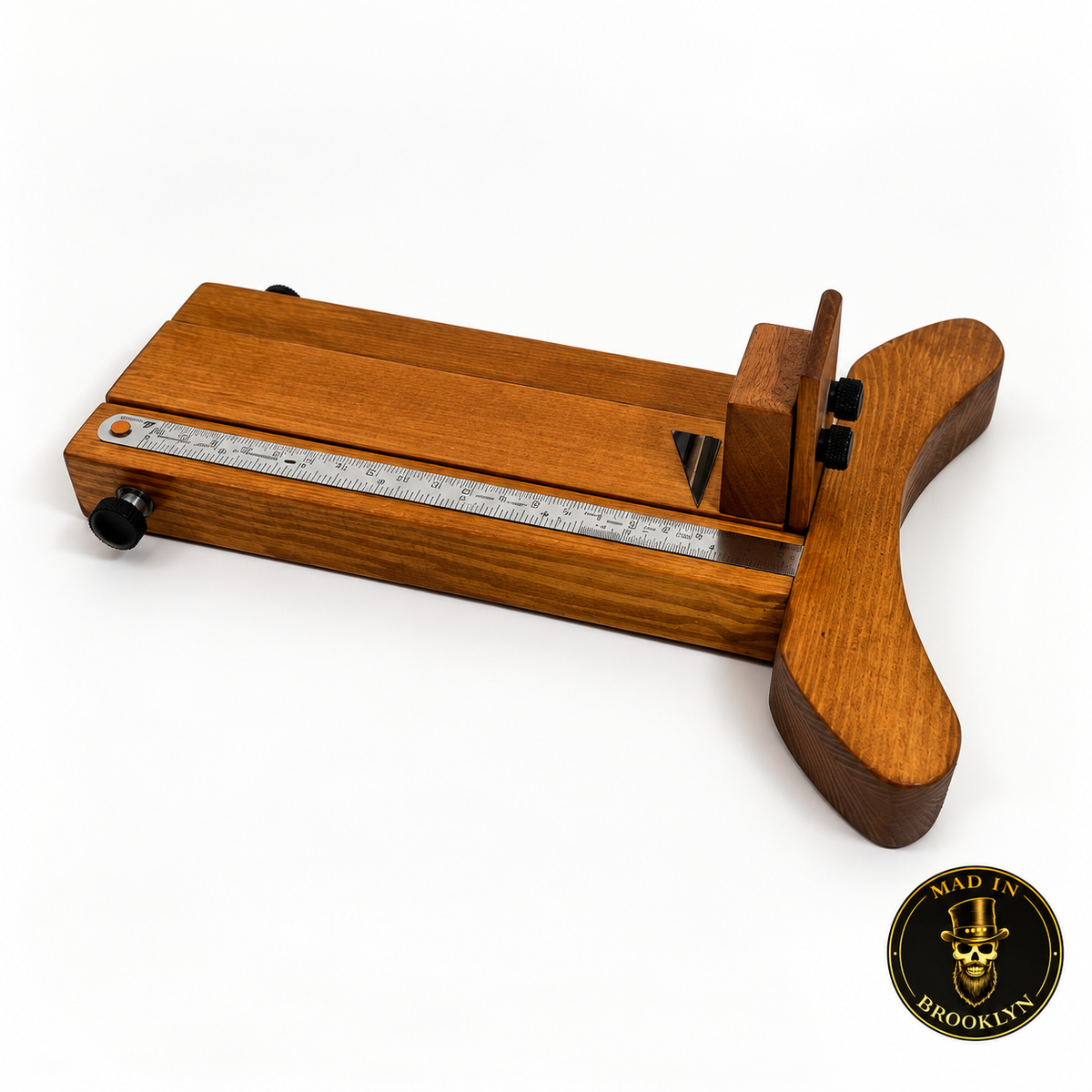 Wooden rounding jack brim cutter with sliding guide and measurement scale